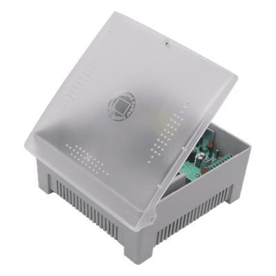Fuente de Poder con Gabinete / 4 Salidas / 11-15 Vcc / 5 A / Entrada 96-264 Vca / Protección Sobrecorriente y Cortocircuito / LED Estado