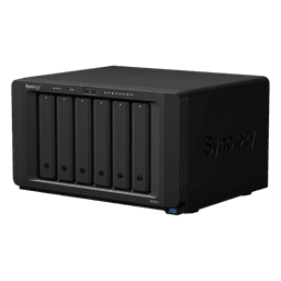 NAS de 6 Bahías / Procesador AMD Ryzen V1500B 4 Núcleos 2.2 GHz / 4 GB DDR4 ECC Expandible a 32 GB / Puerto 10GbE RJ-45 / Expansión a 16 Bahías / 2 Ranuras M.2 NVMe / RAID Híbrido