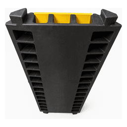 Protector de Cable de 3 Canales / Base de Goma y Tapa de Plástico / Tamaño del Canal 30x30mm / Capacidad de Carga 5 Toneladas / Longitud 90 cm / Ancho del Contorno 50 cm / Altura 4.5 cm / Color Amarillo-Negro / Material Hule