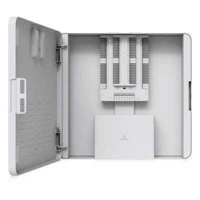 Panel Central de Alarma IP / 32 Zonas Cableadas / 2 Salidas de Relé / 6 Salidas Auxiliares 12V DC / PoE++ / Batería de Respaldo SLA