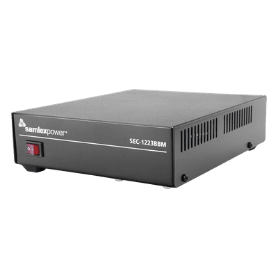 Fuente de poder 13.8V, 19A, conmutada con circuito cargador de baterías.