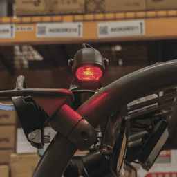 Luz LED de línea roja para limitación de zonas de trabajo en montacargas y vehiculos