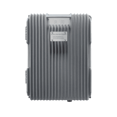 Amplificador de Señal Celular / 20 Watts de Potencia / Cobertura Hasta 5 km / Banda Ancha Multioperador / Protección Autoexcitación / Monitoreo USB / IP65 / Banda 5, 850 MHz.