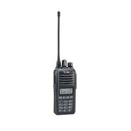 Radio digital NXDN en la banda de UHF, rango de frecuencia 400-470MHz, sumergible IP67, analógico y digital, opera en sistemas trunking y convencional, 4W de potencia.