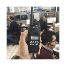 Radio portátil UHF 450-520 MHz, Digital DMR-Analógico, 5 Watts, 260 Canales, Roaming, Encriptación, Inc. antena, batería, cargador y clip