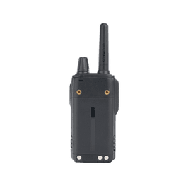 Radio portátil UHF 450-470 MHz, 2 W, 16 canales, Resistente a Golpes MIL-STD-810, manos libres VOX. Incluye antena, batería, cargador y clip