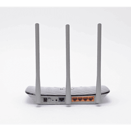 Router Inalámbrico doble banda AC, 2.4 GHz y 5 GHz Hasta 733 Mbps, 3 antenas externas omnidireccional, 4 Puertos LAN 10/100 Mbps, 1 Puerto WAN 10/100 Mbps