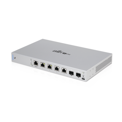 Switch UniFi 7 puertos (1 x consola, 4 x PoE++ 802.3bt y 2 SFP+)